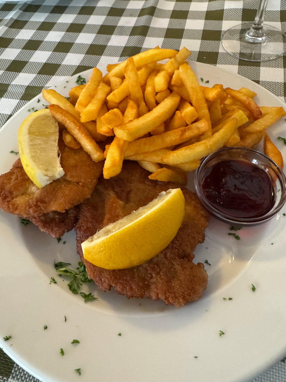 kalbsschnitzel_zum_weissen_ross_naurod